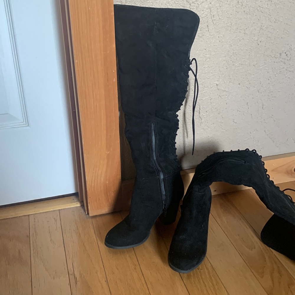 Tall lace boots only worn once